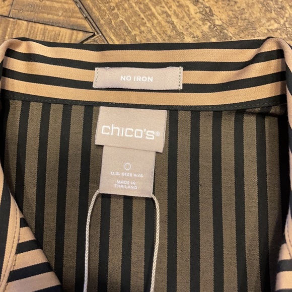 Ladies Chico’s fashion blouse - size 0 - Picture 6 of 9